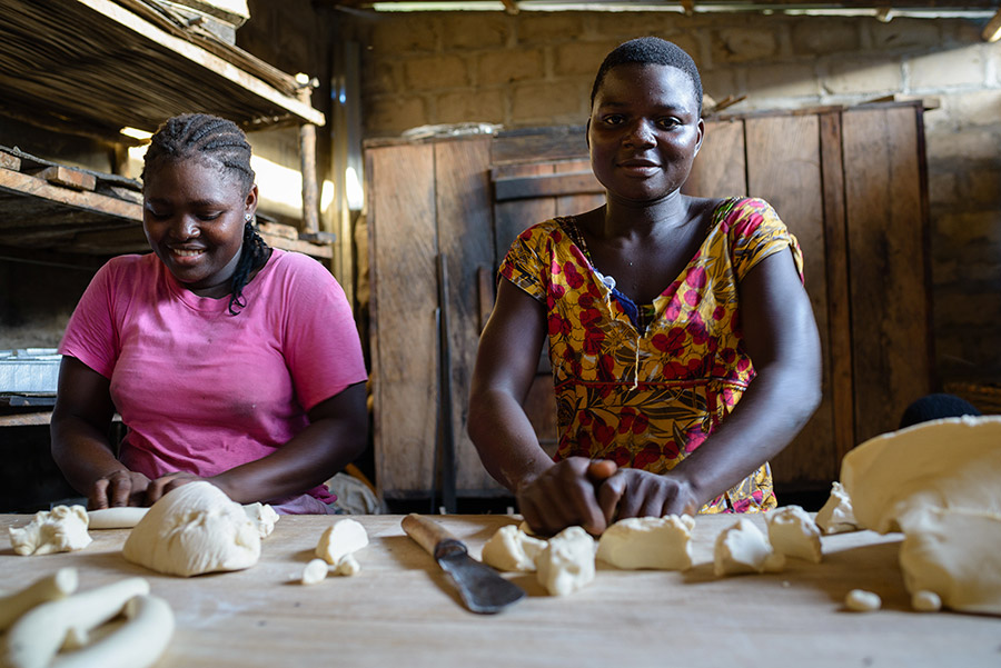 Lomé, Bäckerin in Avepozo